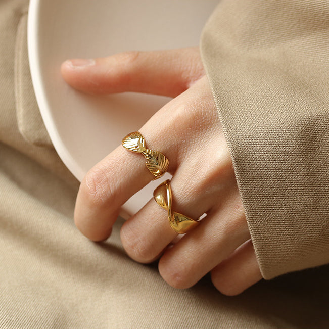 ALODIA LEAVES RING IN BRASS WITH 18K GOLD FINISH
