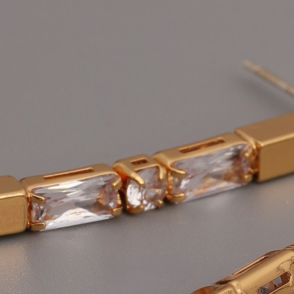 ALODIA ELEGANT EARRING IN BRASS WITH 18K GOLD FINISH AND ZIRCON