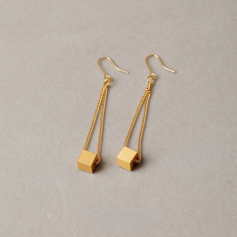 ALODIA SCULPTURE ELEGANT EARRING IN BRASS WITH 18K GOLD FINISH MATTE GOLD