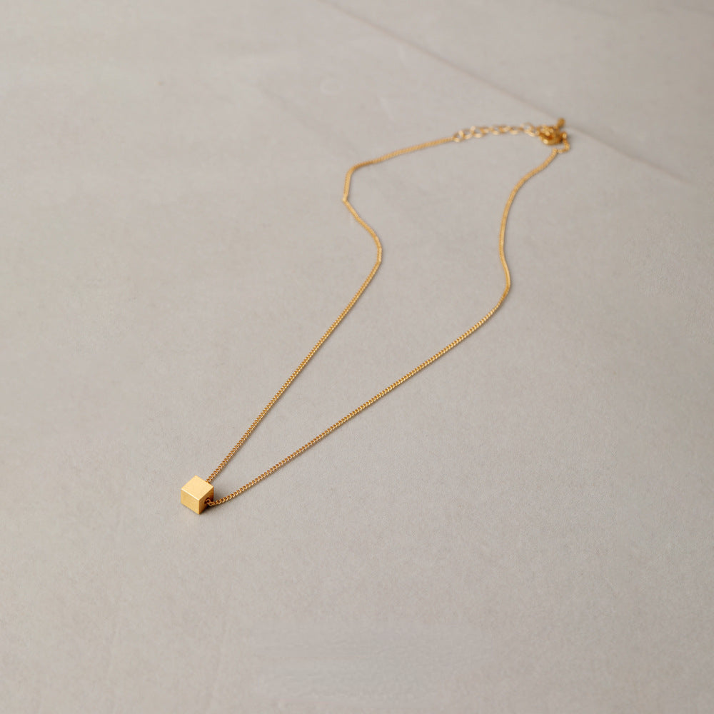 ALODIA SCULPTURE ELEGANT EARRING IN BRASS WITH 18K GOLD FINISH MATTE GOLD