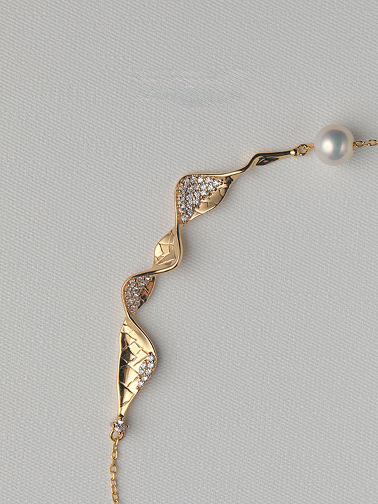 ALODIA VINTAGE MOON RIVER NECKLACE IN 925 SILVER WITH 14K GOLD FINISH AND ZIRCON AND SHELL PEARLS