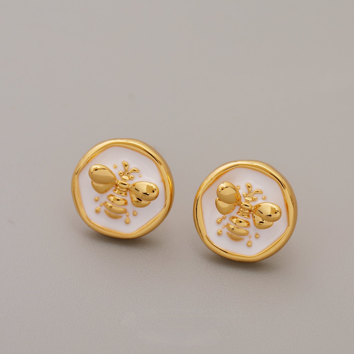 ALODIA BEE EARRING IN BRASS WITH 18K GOLD FINISH AND ENAMEL