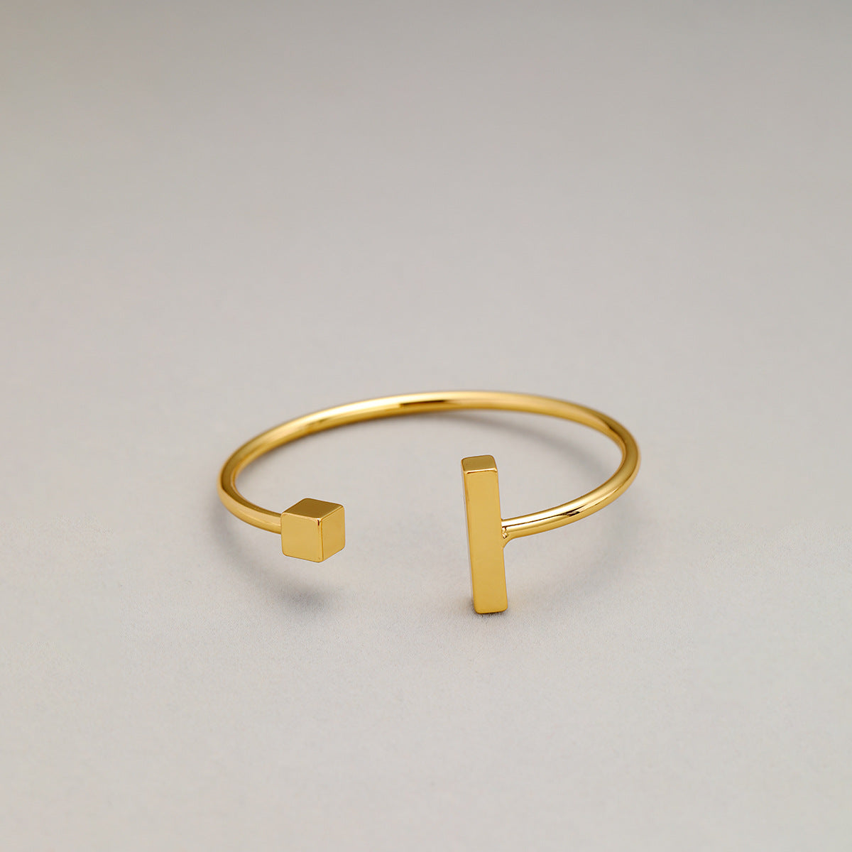 ALODIA BRACELET IN BRASS WITH 18K GOLD FINISH ADJUSTABLE