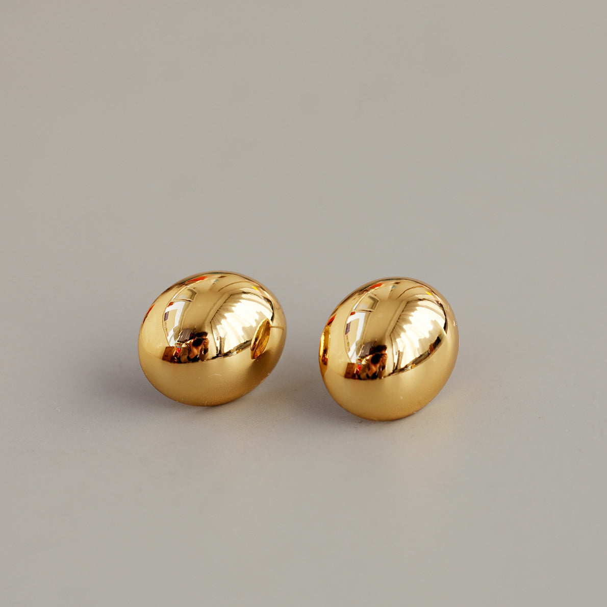 ALODIA SMALL SUGAR BEAN EARRING IN BRASS WITH 18K GOLD FINISH