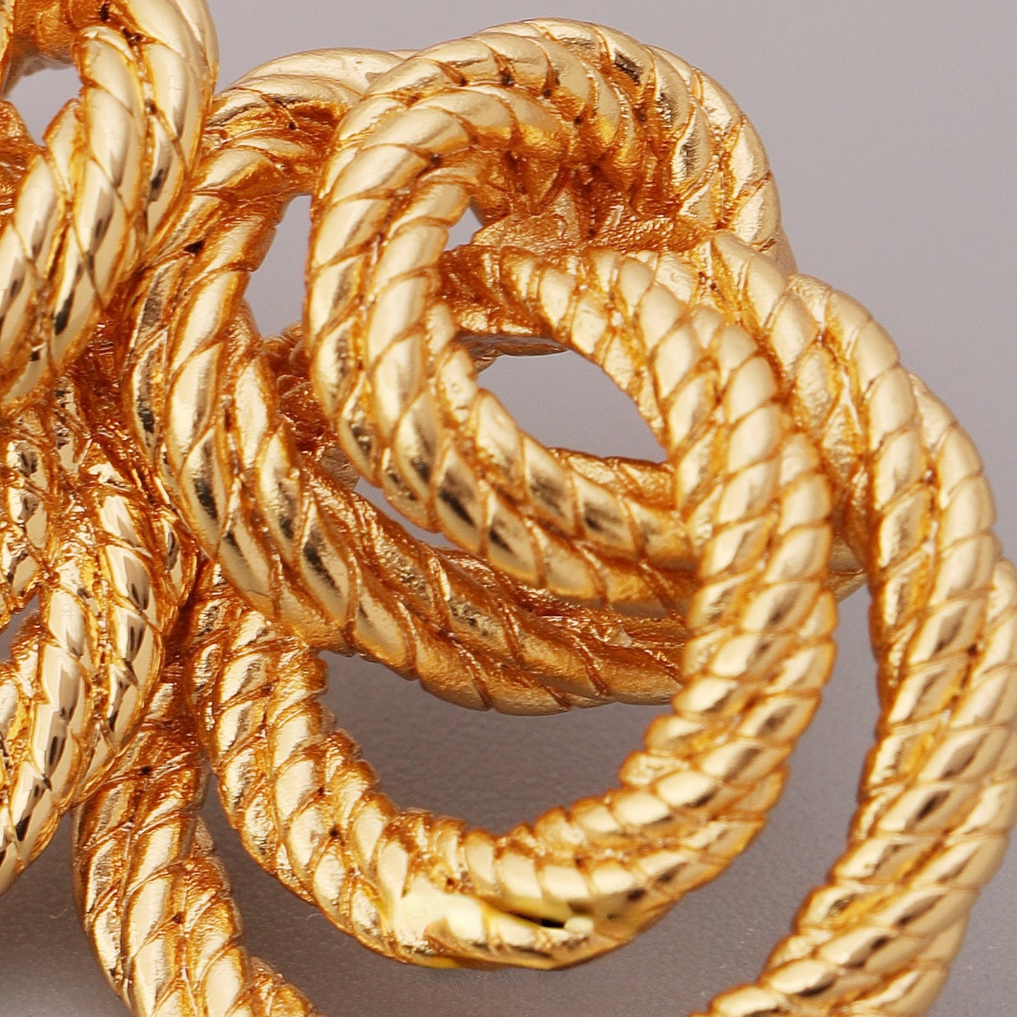 ALODIA WOVEN EARRING IN BRASS WITH 18K GOLD FINISH