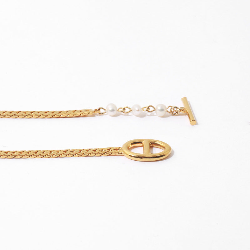 ALODIA NECKLACE IN BRASS WITH 18K GOLD FINISH AND BAROQUE PEARLS