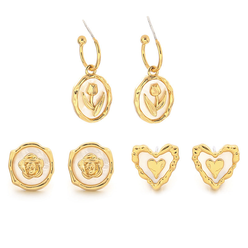 ALODIA EARRING ELEGANT IN BRASS WITH 18K GOLD FINISH AND MOTHER-OF-PEARL