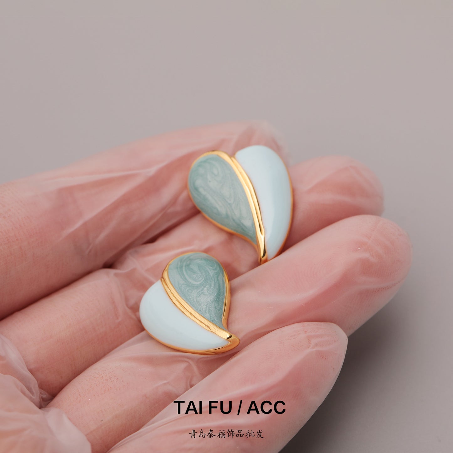 ALODIA LOVE MINT GREEN EARRING IN BRASS WITH 18K GOLD FINISH AND ENAMEL