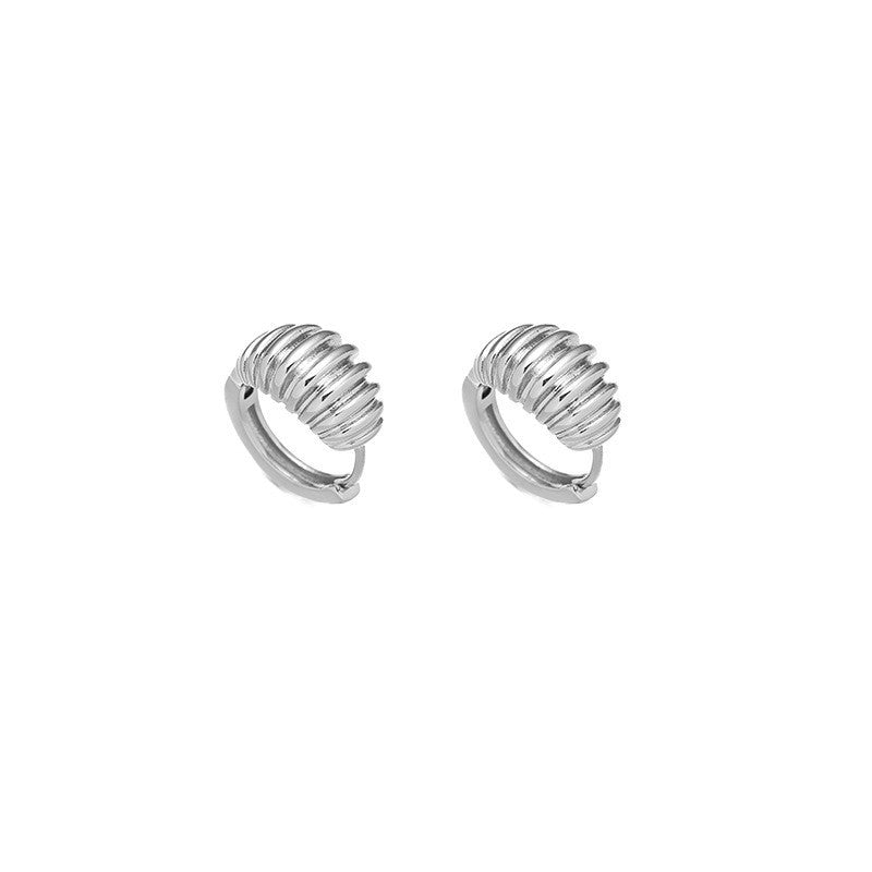 ALODIA EARRING SCULPTURE ELEGANT IN BRASS WITH 18K GOLD FINISH