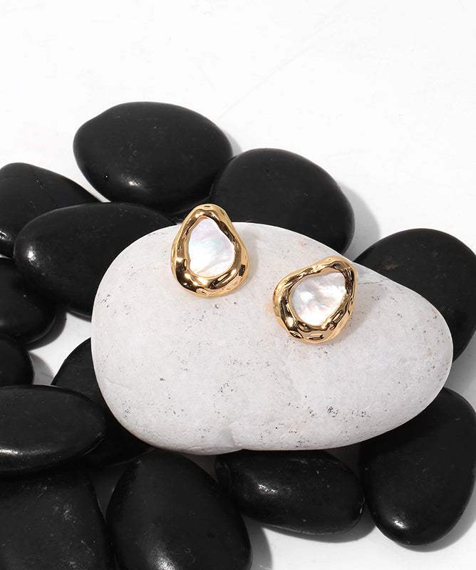 ALODIA EARRING ELEGANT IN BRASS WITH 18K GOLD FINISH AND MOTHER-OF-PEARL