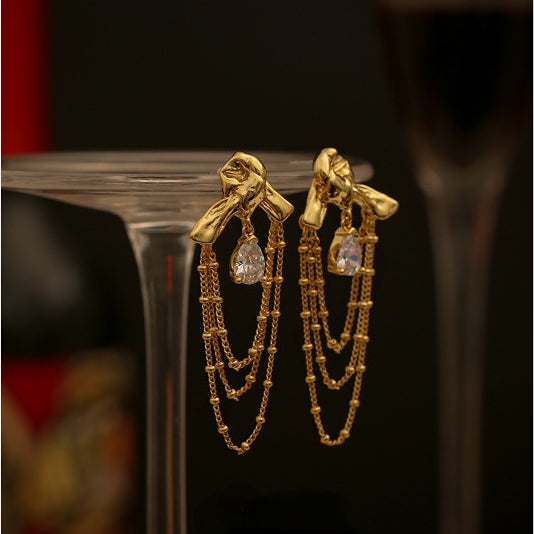 EARRING TASSEL IN BRASS WITH 18K GOLD FINISH AND ZIRCON