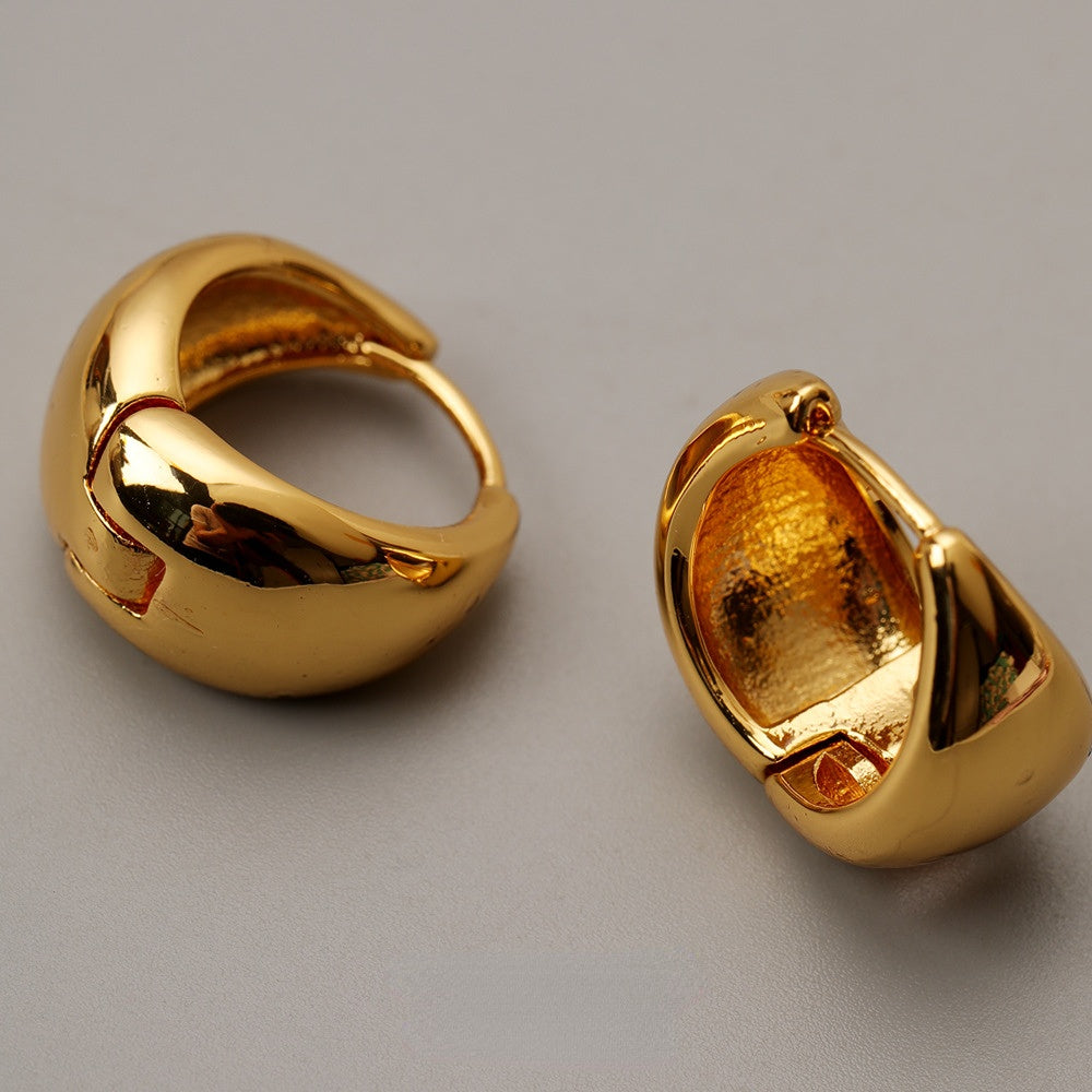 ALODIA ELEGANT EARRING IN BRASS WITH 18K GOLD FINISH