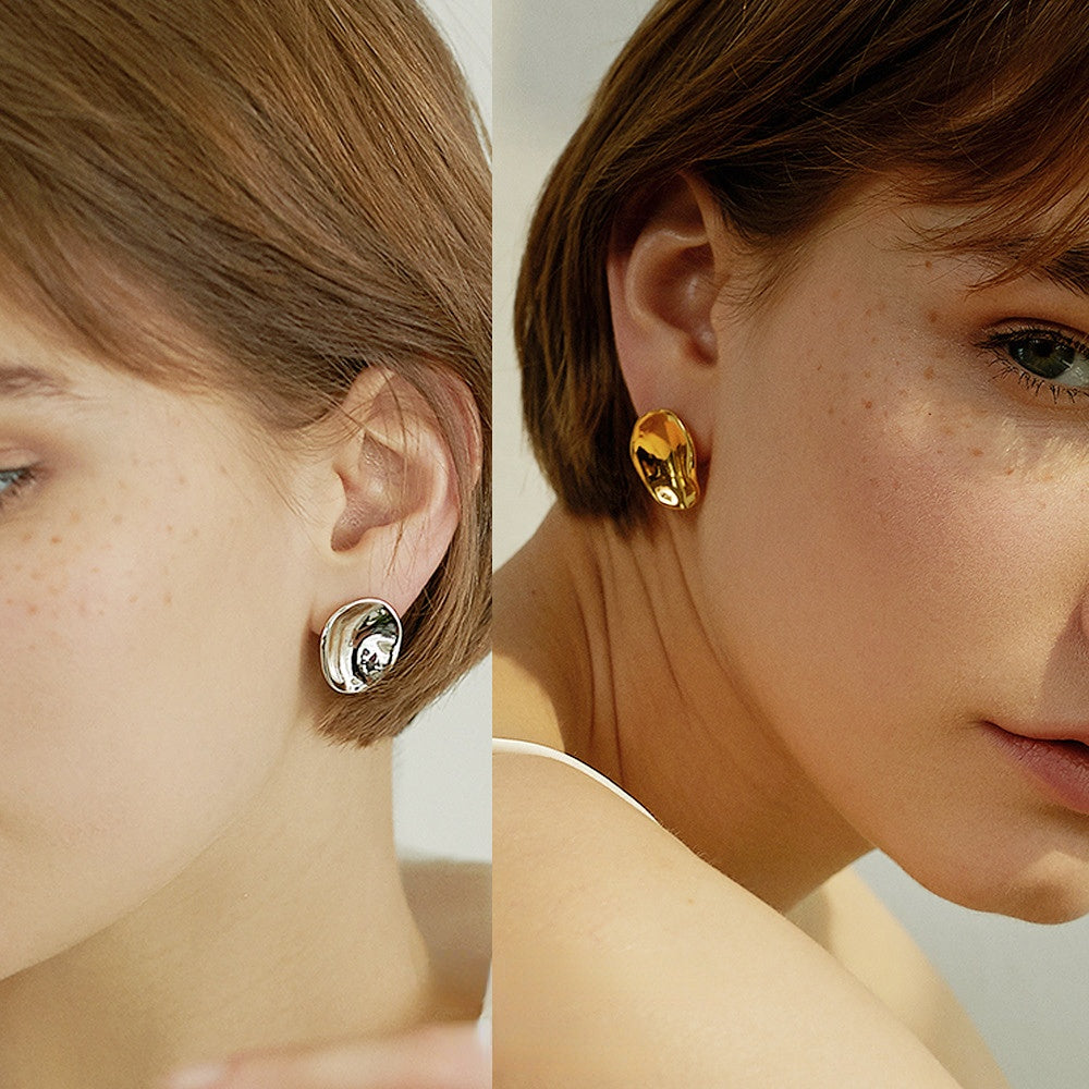 ALODIA MIRROR EARRING IN BRASS WITH 18K GOLD FINISH