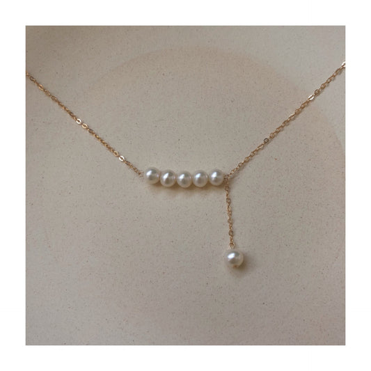 ALODIA BALANCE NECKLACE IN 925 SILVER WITH 18K GOLD FINISH AND SHELL PEARLS