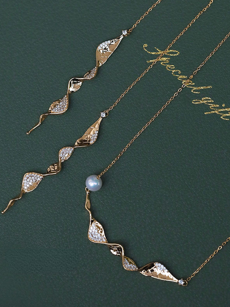 ALODIA  VINTAGE MOON RIVER NECKLACE IN 925 SILVER WITH 14K GOLD FINISH AND ZIRCON AND  SHELL PEARLS