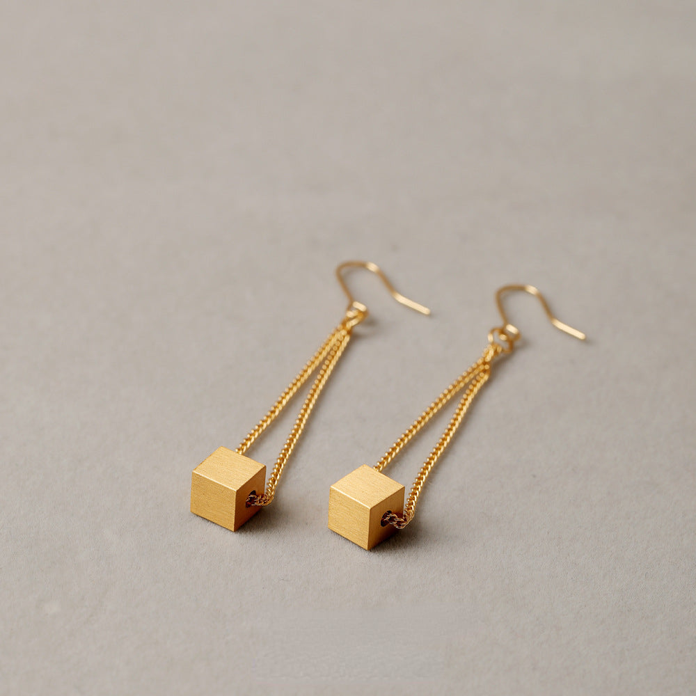 ALODIA   SCULPTURE ELEGANT EARRING IN BRASS WITH 18K GOLD FINISH  MATTE GOLD