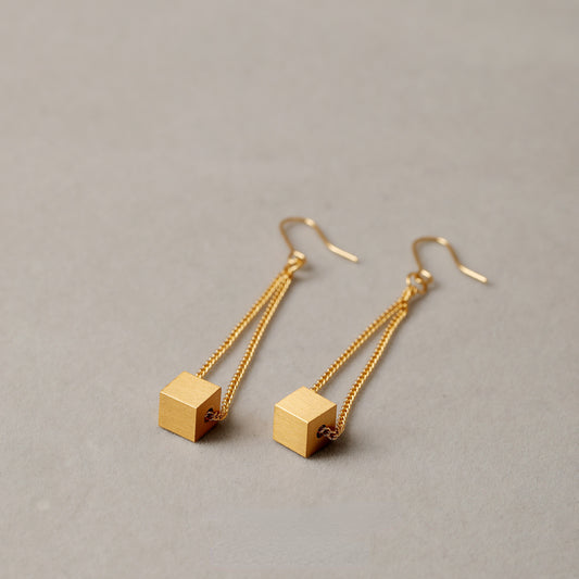 ALODIA   SCULPTURE ELEGANT EARRING IN BRASS WITH 18K GOLD FINISH  MATTE GOLD