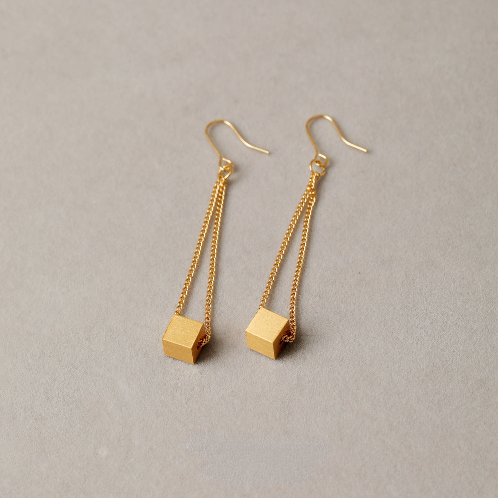 ALODIA   SCULPTURE ELEGANT EARRING IN BRASS WITH 18K GOLD FINISH  MATTE GOLD