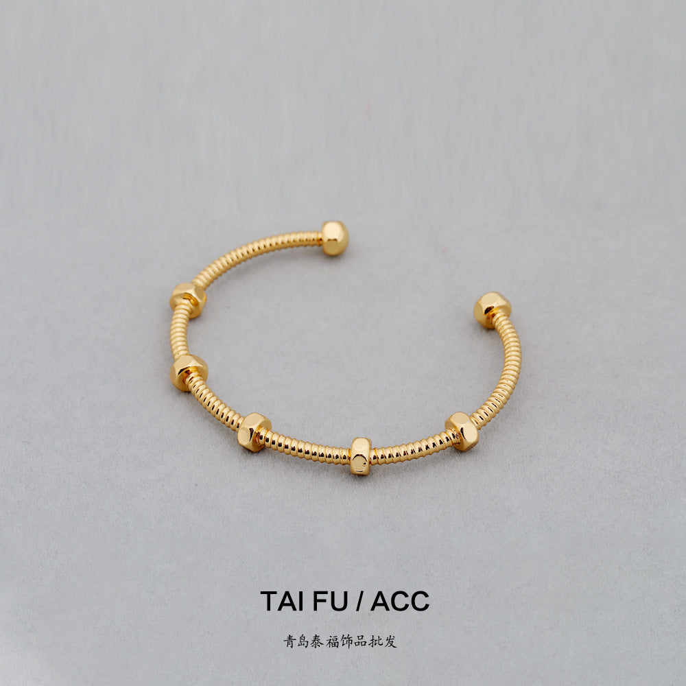 ALODIA  BRACELET IN BRASS WITH 18K GOLD FINISH ADJUSTABLE