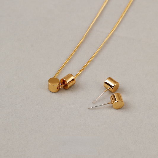 ALODIA  THE CUTE CYLINDER CHIC NECKLACE IN BRASS WITH 18K GOLD FINISH