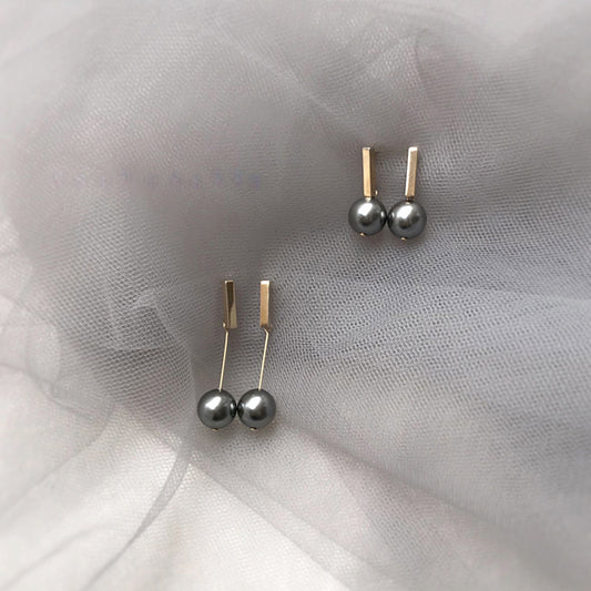 ALODIA  EARRING IN 925SILVER WITH 14K GOLD FINISH AND BLACK PEARLS 