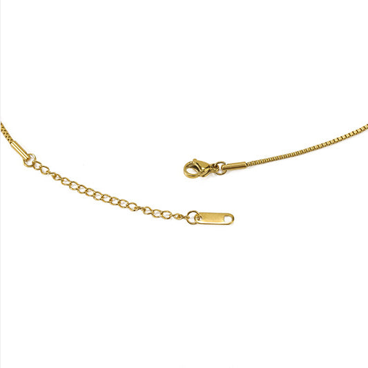 ALODIA  LUCKY NECKLACE IN BRASS WITH 18K GOLD FINISH 