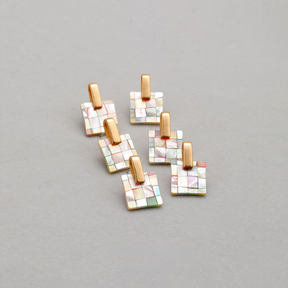 ALODIA  EARRING IN BRASS WITH 18K GOLD FINISH AND MOTHER-OF-PEARL