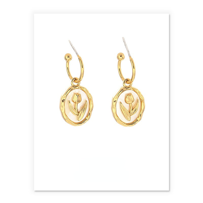 ALODIA  EARRING ELEGANT IN BRASS WITH 18K GOLD FINISH AND MOTHER-OF-PEARL