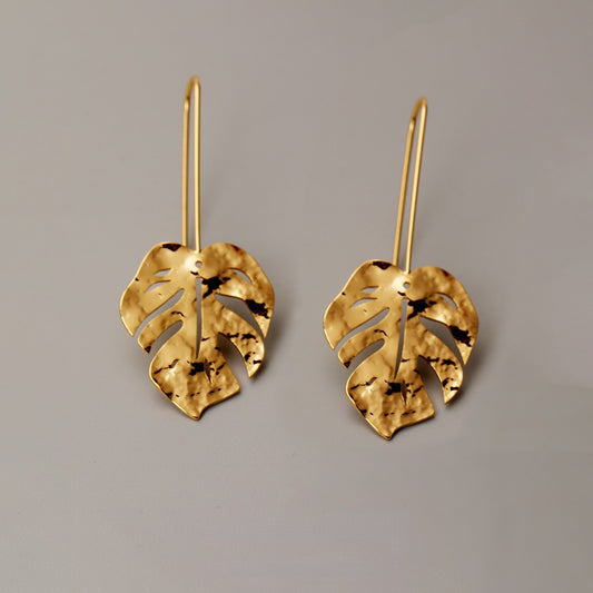 ALODIA  VINTAGE STYLE LEAF EARRING IN BRASS WITH 18K GOLD FINISH 