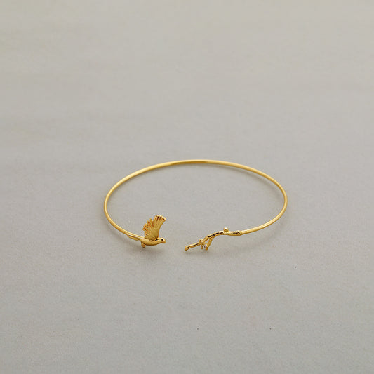 ALODIA  MAGPIE BRACELET IN BRASS WITH 18K GOLD FINISH 