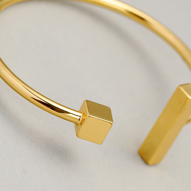 ALODIA  BRACELET IN BRASS WITH 18K GOLD FINISH ADJUSTABLE