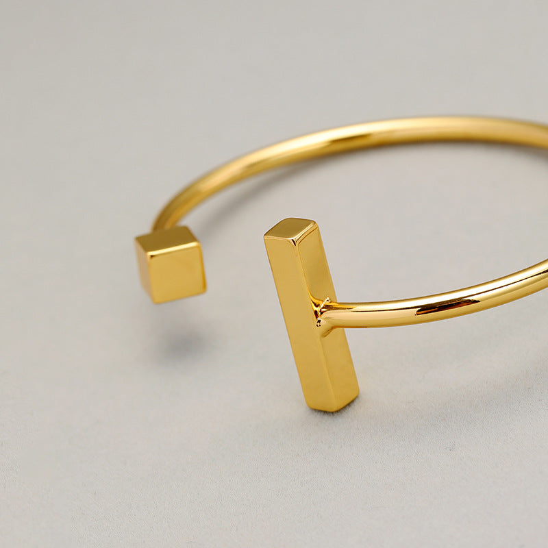 ALODIA  BRACELET IN BRASS WITH 18K GOLD FINISH ADJUSTABLE