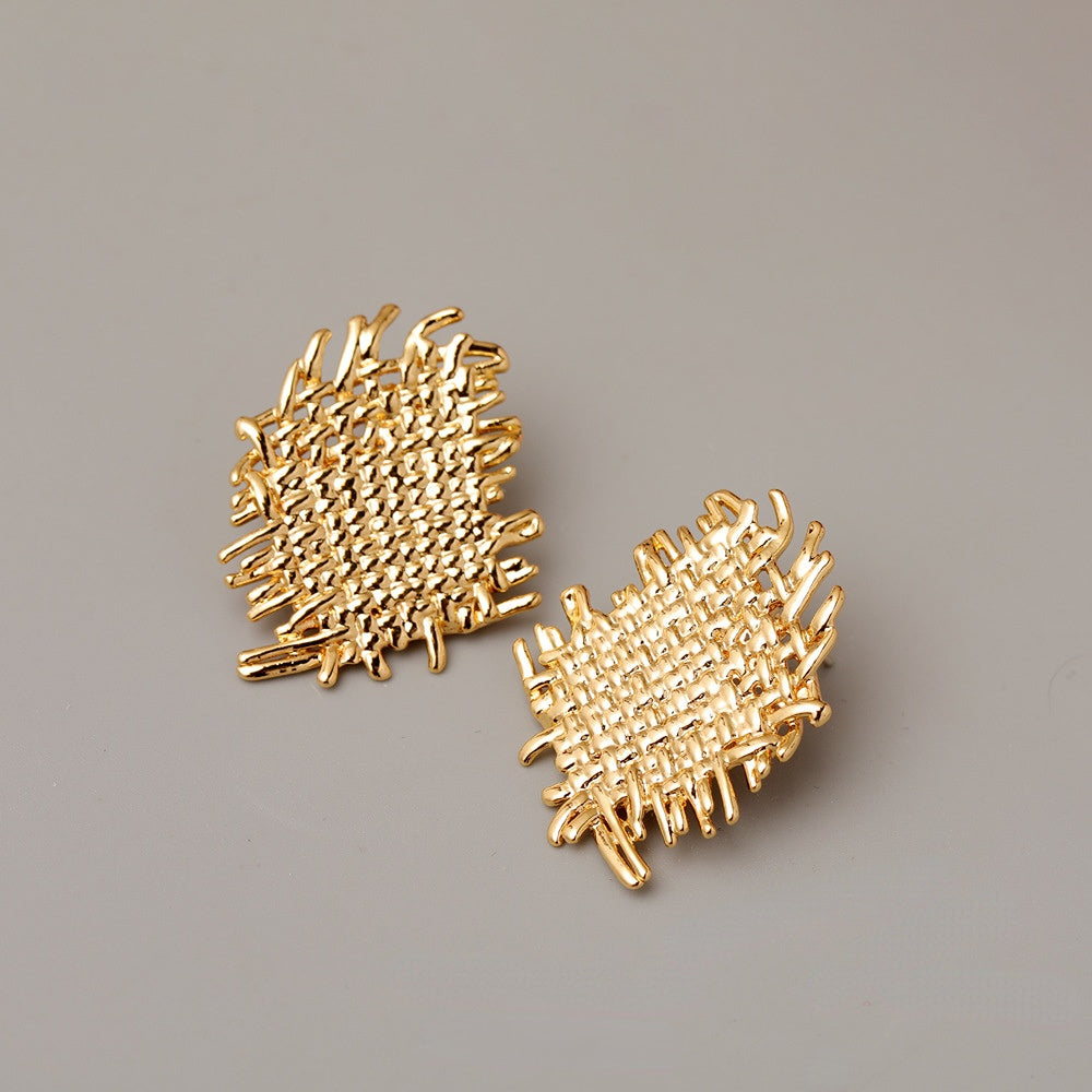 ALODIA  EARRING IN BRASS WITH 18K GOLD FINISH 