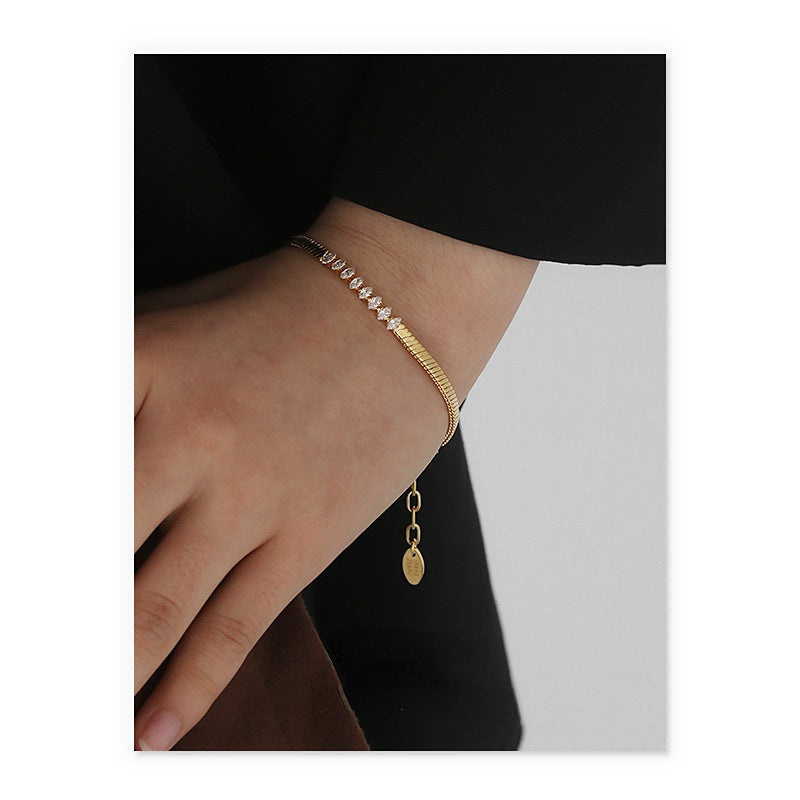 ALODIA  BRACELET IN BRASS WITH 18K GOLD FINISH AND ZIRCON