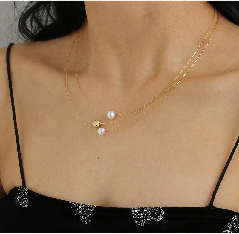 ALODIA  NECKLACE IN BRASS WITH 18K GOLD FINISH AND FRESHWATER PEARLS