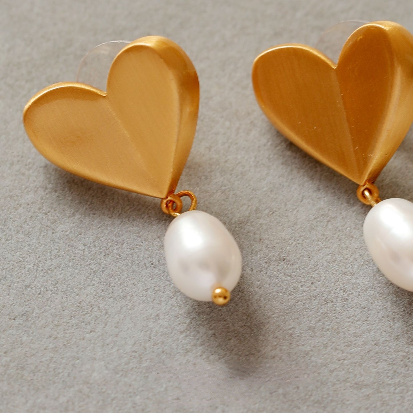 ALODIA  LOVE EARRING IN BRASS WITH 18K GOLD FINISH AND BAR0QUE PEARLS 