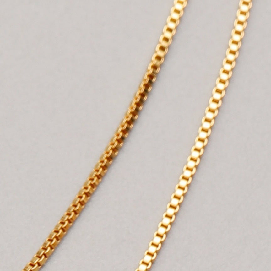 ALODIA  MIRROR NECKLACE IN BRASS WITH 18K GOLD FINISH 