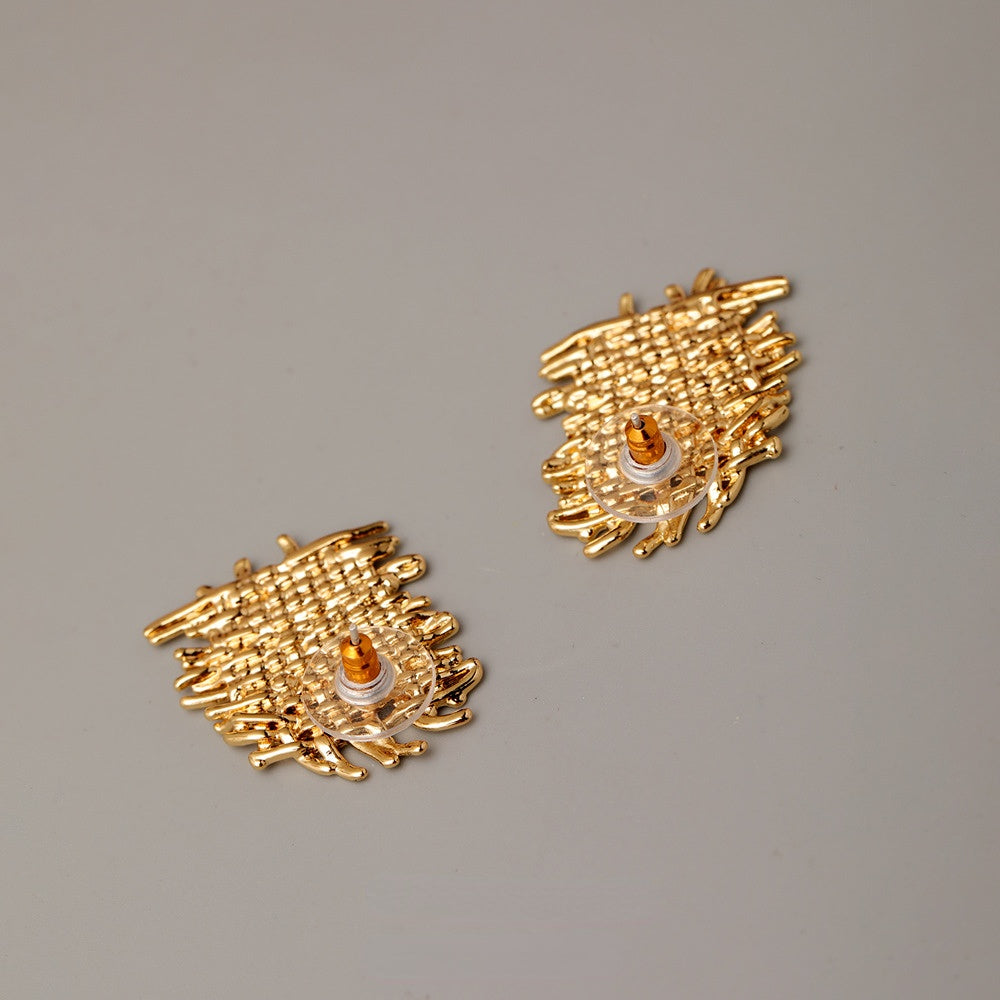 ALODIA  EARRING IN BRASS WITH 18K GOLD FINISH 