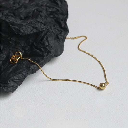 ALODIA  LUCKY NECKLACE IN BRASS WITH 18K GOLD FINISH 