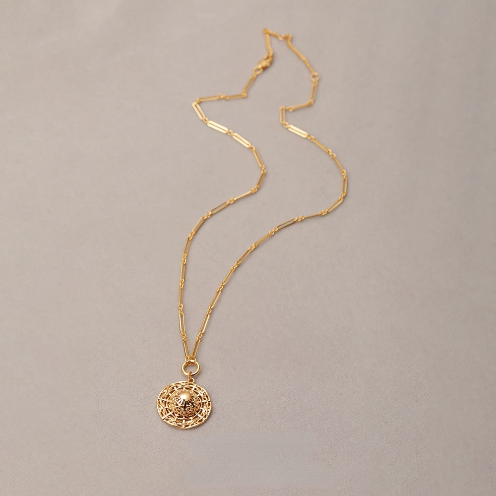 ALODIA STRAW HAT NECKLACE IN BRASS WITH 18K GOLD FINISH 