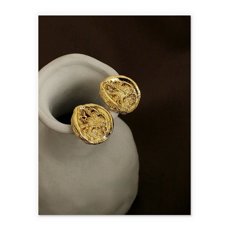 ALODIA  LAVA EARRING IN BRASS WITH 18K GOLD FINISH 