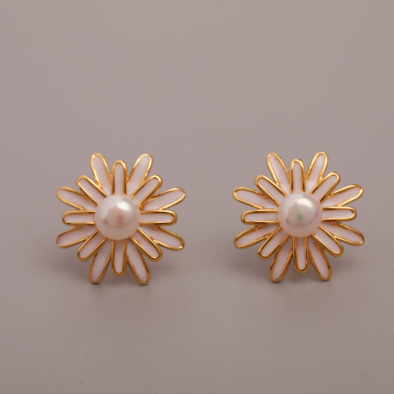 ALODIA  DAISY EARRING IN BRASS WITH 18K GOLD FINISH AND ENAMEL AND BAR0QUE PEARLS 