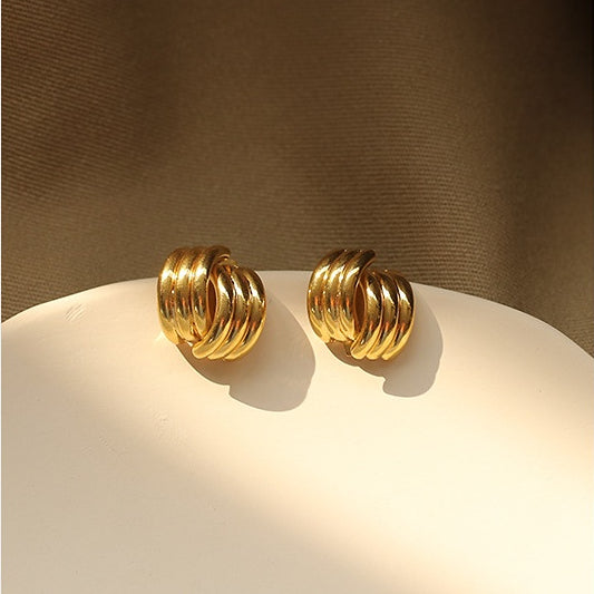 ALODIA SCULPTURE  EARRING IN BRASS WITH 18K GOLD FINISH 