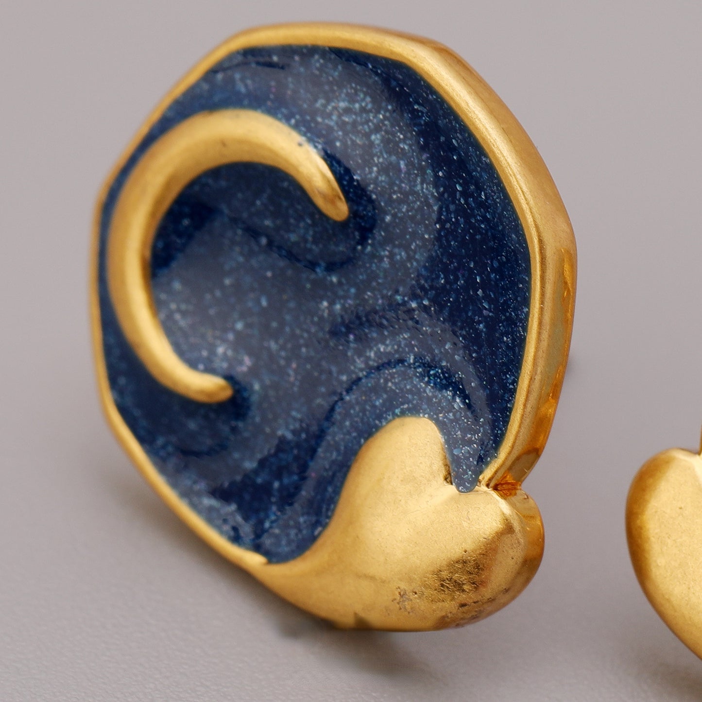 ALODIA  EARRING IN BRASS WITH 18K GOLD FINISH AND ENAMEL